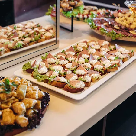 Отель Amaris 3*