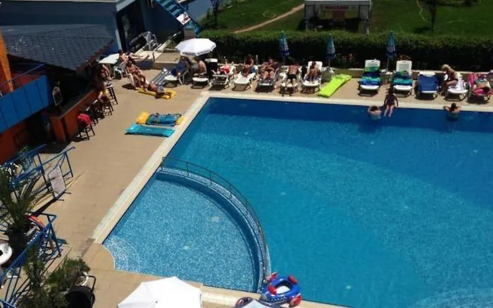 Amaris Отель 3*